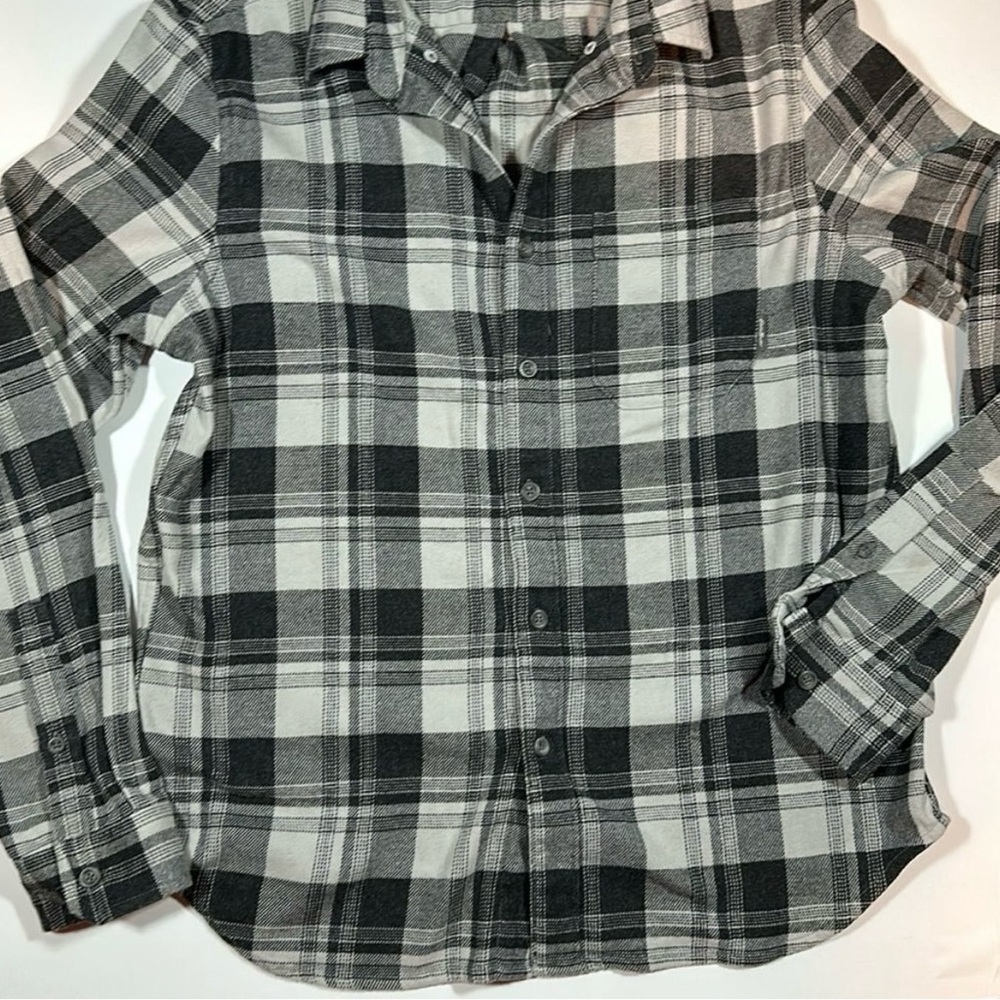 Men’s medium Eddie Bauer button down shirt.